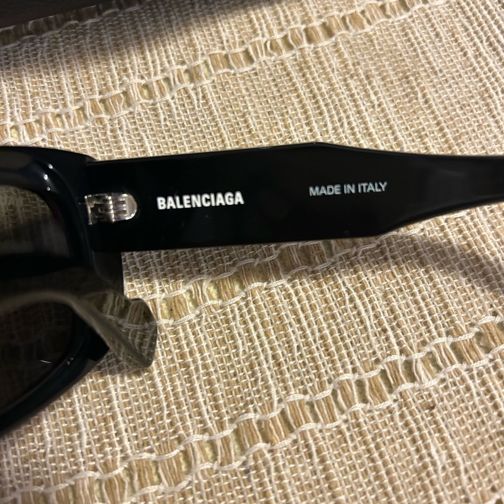 NEW BALENCIAGA BB0072S‎ 001 UNISEX BLACK SUNGLASSES - Picture 7 of 11